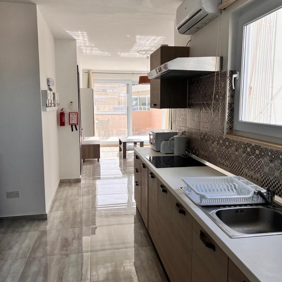 Homestay F6 1, Private One Small Double Bed Shared Bathroom In Shared Flat Msida
